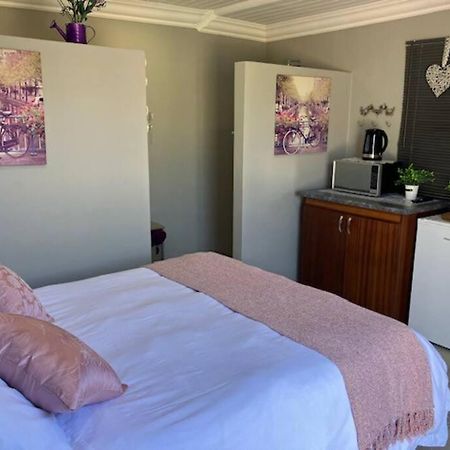 Stellies Accommodation - Room 2 Keetmanshoop Exterior foto