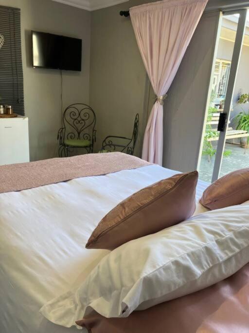 Stellies Accommodation - Room 2 Keetmanshoop Exterior foto